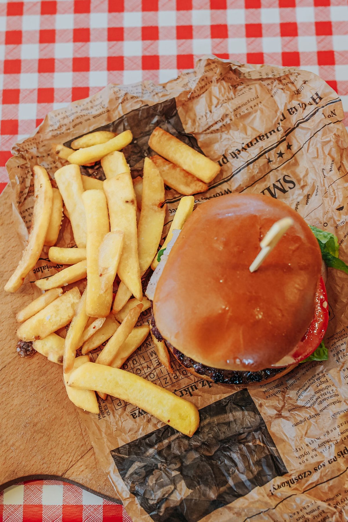 Burger z frytkami - Despe