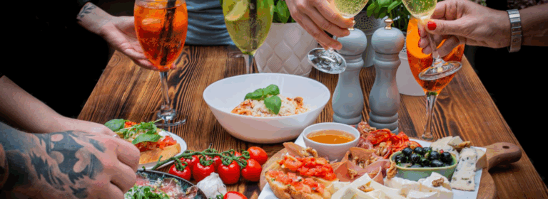 Włoska kolacja nad morzem – idealny wieczór w restauracji Despe Dębki