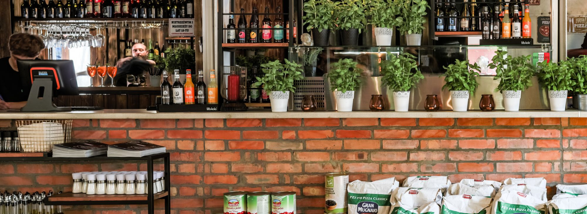 Włoska pizza, makaron, rosół i tatar w restauracji Despe w Dębkach